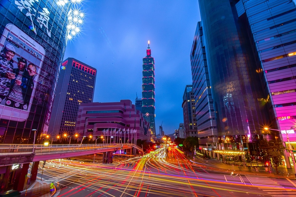 台湾目前和世界能源投资趋势脱节，为什么仍有投资人愿意投资台湾?